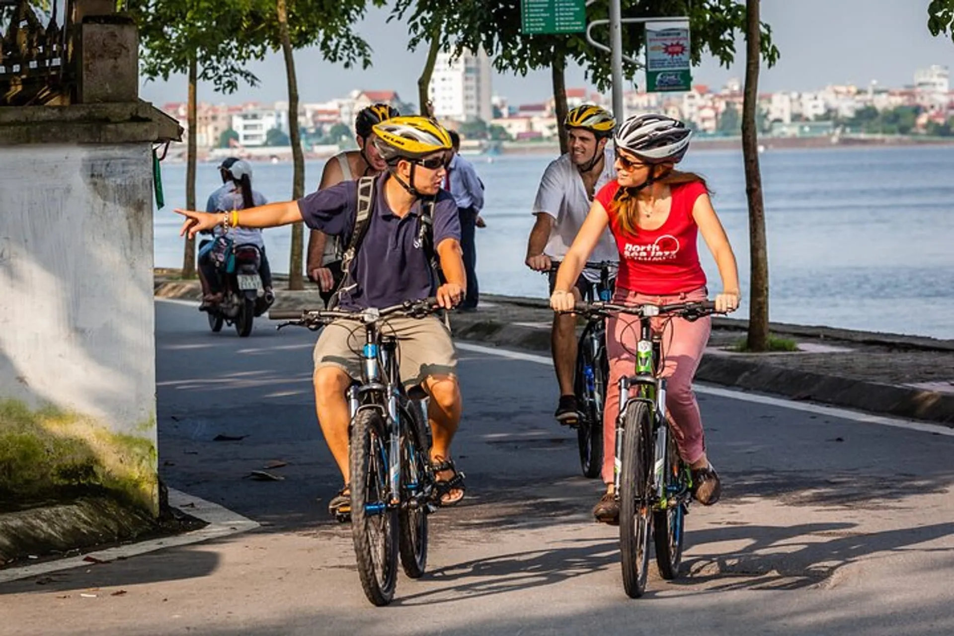 Hanoi Countryside Cycle Trip 1 Day Song Phuong Village